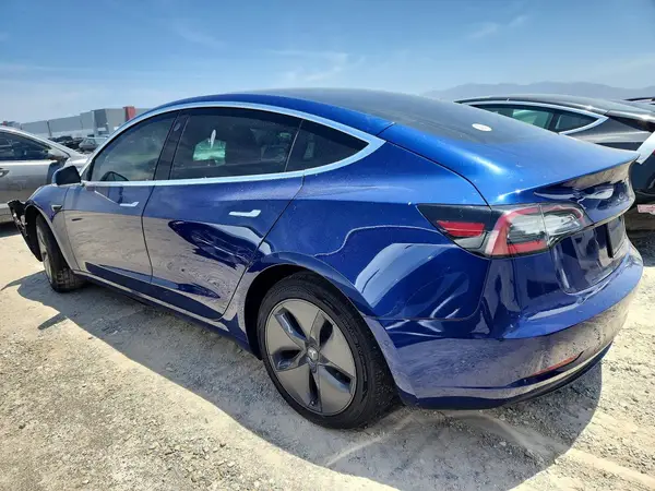 5YJ3E1EA8LF658368 2020 TESLA MODEL 3 - Image 2