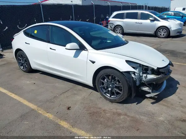 5YJ3E1EA8MF018338 2021 TESLA MODEL 3 - Image 1