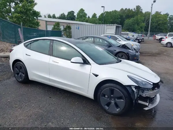 5YJ3E1EA8MF062940 2021 TESLA MODEL 3 - Image 1