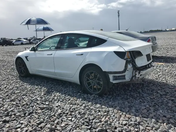 5YJ3E1EA8MF090818 2021 TESLA MODEL 3 - Image 2