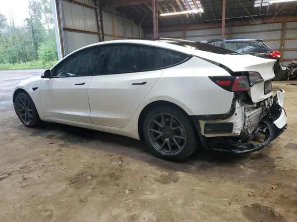 5YJ3E1EA8MF093329 2021 TESLA MODEL 3 - Image 2