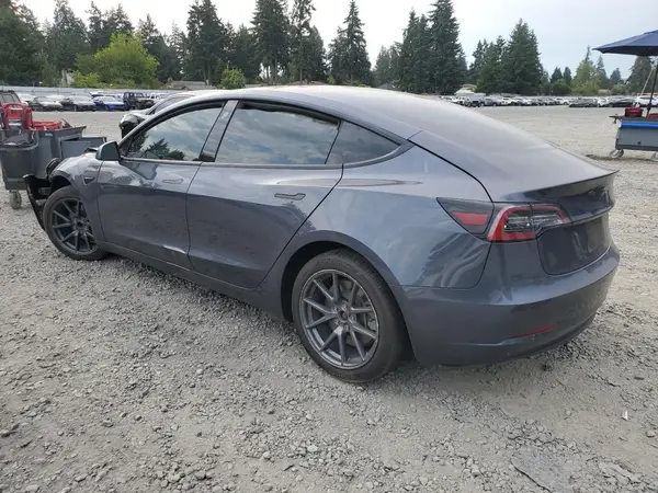 5YJ3E1EA8MF097462 2021 TESLA MODEL 3 - Image 2