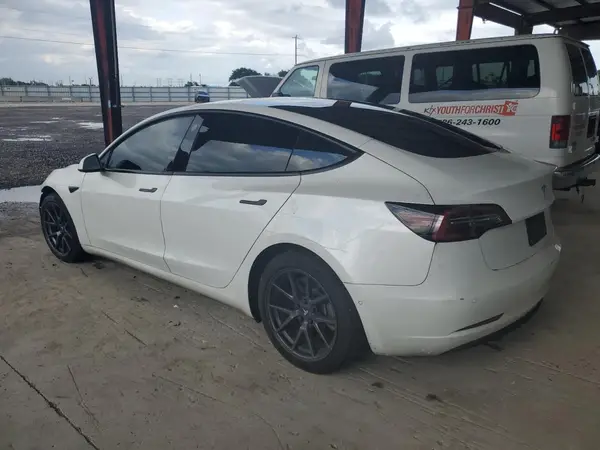 5YJ3E1EA8MF098417 2021 TESLA MODEL 3 - Image 2
