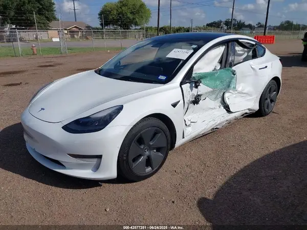 5YJ3E1EA8MF100649 2021 TESLA MODEL 3 - Image 2