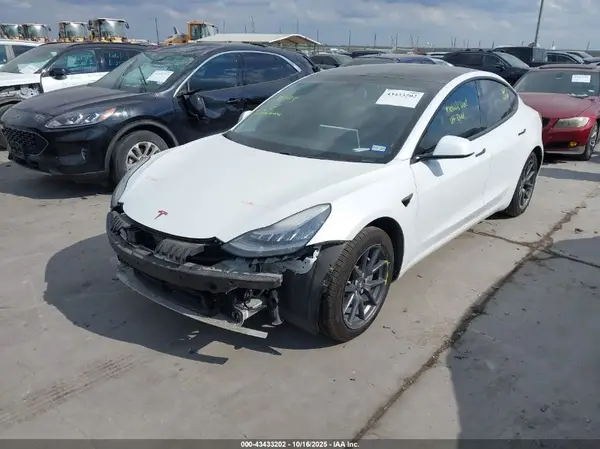 5YJ3E1EA8MF851993 2021 TESLA MODEL 3 - Image 2