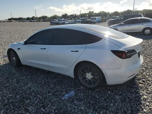 5YJ3E1EA8MF853775 2021 TESLA MODEL 3 - Image 2