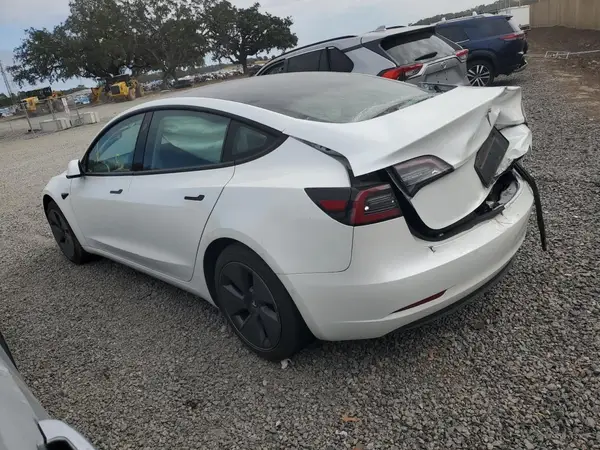 5YJ3E1EA8MF854361 2021 TESLA MODEL 3 - Image 2