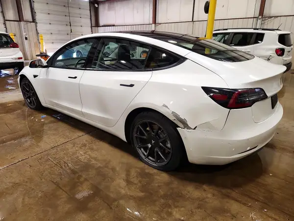 5YJ3E1EA8MF867353 2021 TESLA MODEL 3 - Image 2