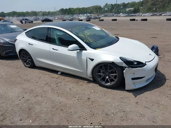 5YJ3E1EA8MF871483 2021 TESLA MODEL 3 - Image 1