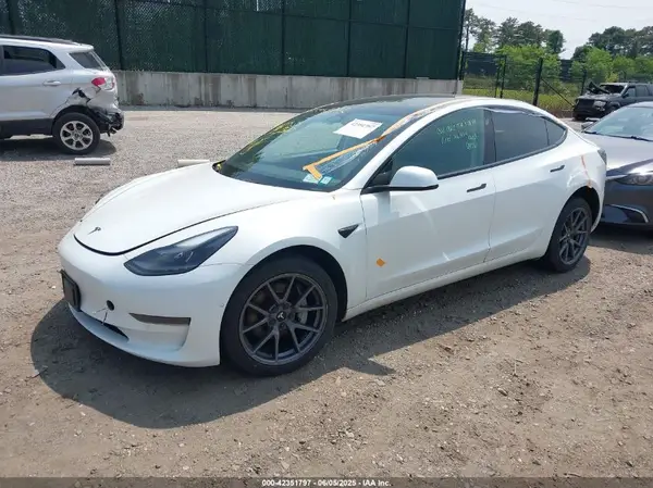 5YJ3E1EA8MF871483 2021 TESLA MODEL 3 - Image 2