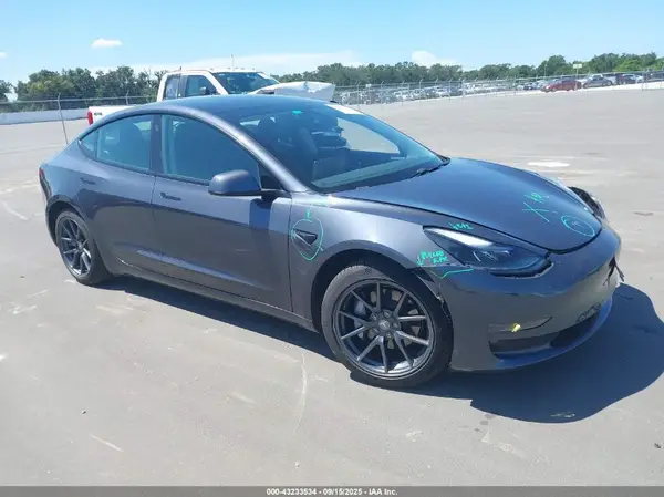 5YJ3E1EA8MF907298 2021 TESLA MODEL 3 - Image 1