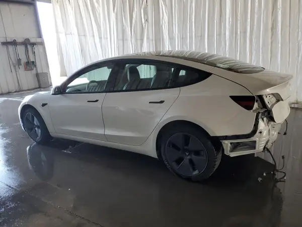 5YJ3E1EA8MF907981 2021 TESLA MODEL 3 - Image 2