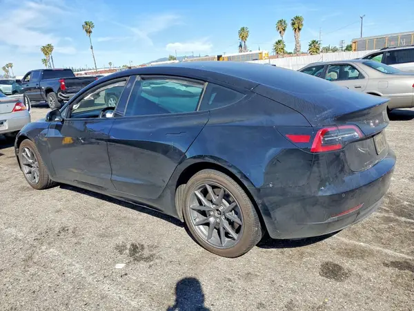 5YJ3E1EA8MF914767 2021 TESLA MODEL 3 - Image 2