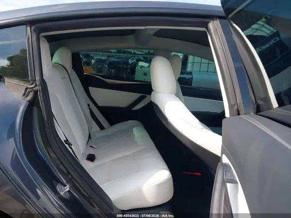 5YJ3E1EA8MF917362 2021 TESLA MODEL 3 - Image 8