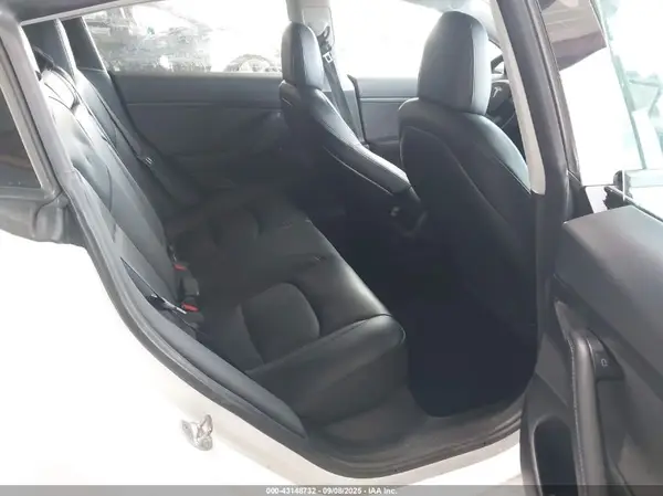 5YJ3E1EA8MF919967 2021 TESLA MODEL 3 - Image 8