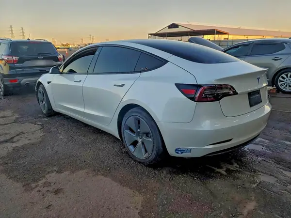 5YJ3E1EA8MF920956 2021 TESLA MODEL 3 - Image 2