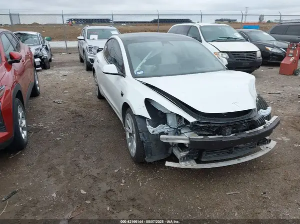 5YJ3E1EA8MF921542 2021 TESLA MODEL 3 - Image 1