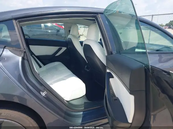 5YJ3E1EA8MF921699 2021 TESLA MODEL 3 - Image 8