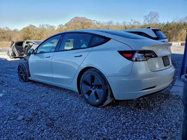 5YJ3E1EA8MF922092 2021 TESLA MODEL 3 - Image 2