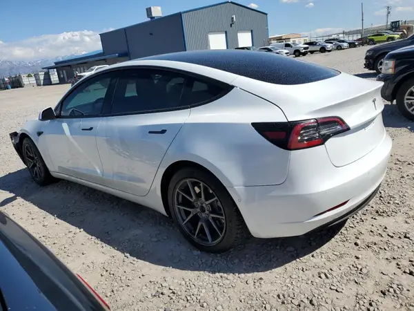 5YJ3E1EA8MF922416 2021 TESLA MODEL 3 - Image 2