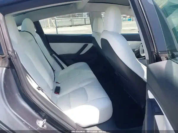 5YJ3E1EA8MF928717 2021 TESLA MODEL 3 - Image 8