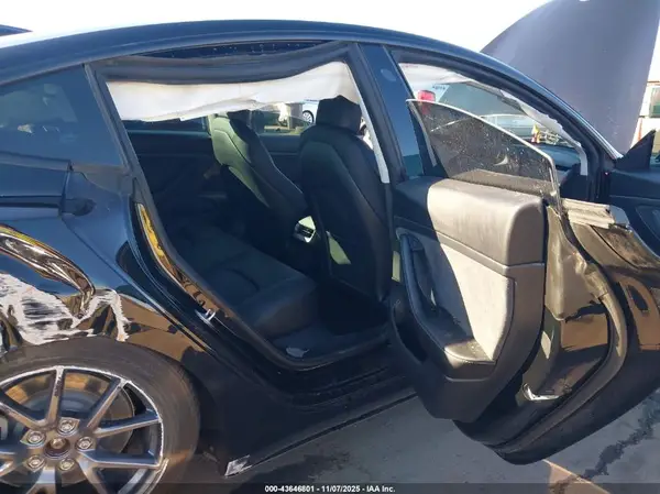 5YJ3E1EA8MF930242 2021 TESLA MODEL 3 - Image 8