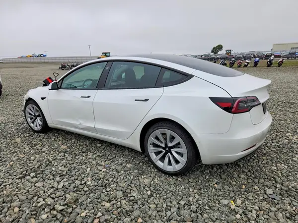 5YJ3E1EA8MF961653 2021 TESLA MODEL 3 - Image 2