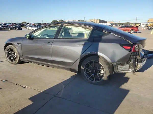 5YJ3E1EA8MF976413 2021 TESLA MODEL 3 - Image 2