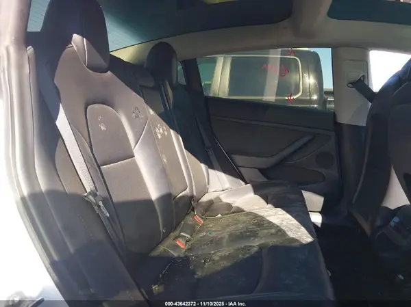 5YJ3E1EA8MF985581 2021 TESLA MODEL 3 - Image 8