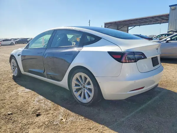 5YJ3E1EA8MF990814 2021 TESLA MODEL 3 - Image 2
