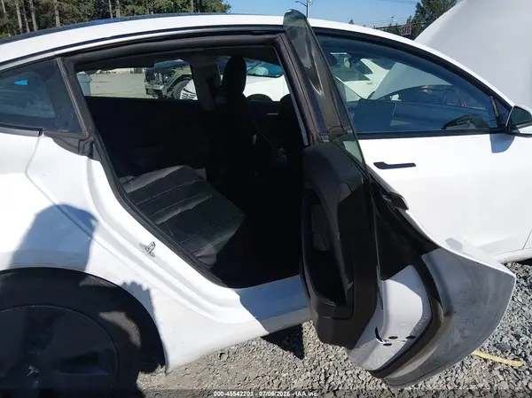 5YJ3E1EA8MF991610 2021 TESLA MODEL 3 - Image 8