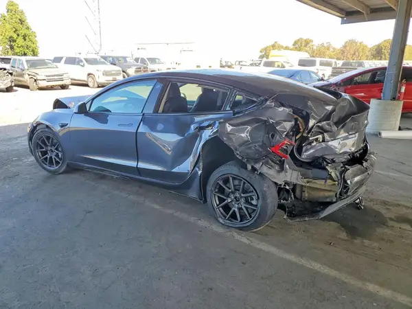 5YJ3E1EA8NF102709 2022 TESLA MODEL 3 - Image 2
