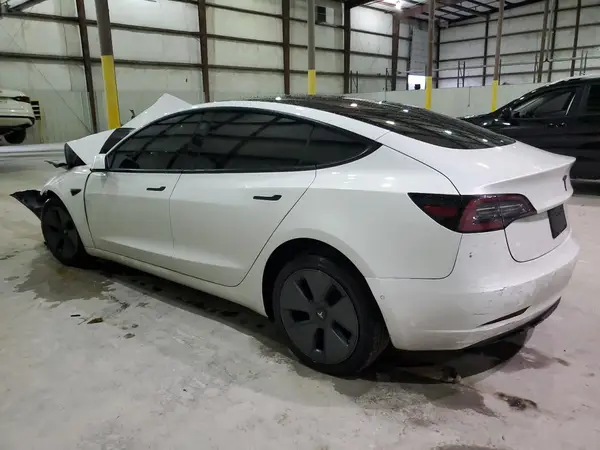 5YJ3E1EA8NF106940 2022 TESLA MODEL 3 - Image 2