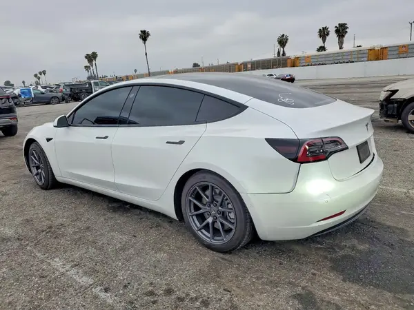 5YJ3E1EA8NF112074 2022 TESLA MODEL 3 - Image 2