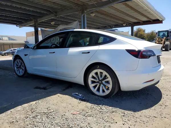 5YJ3E1EA8NF121387 2022 TESLA MODEL 3 - Image 2