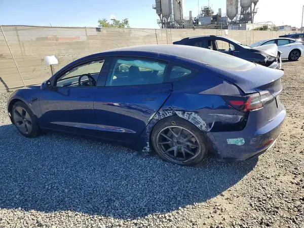 5YJ3E1EA8NF128999 2022 TESLA MODEL 3 - Image 2