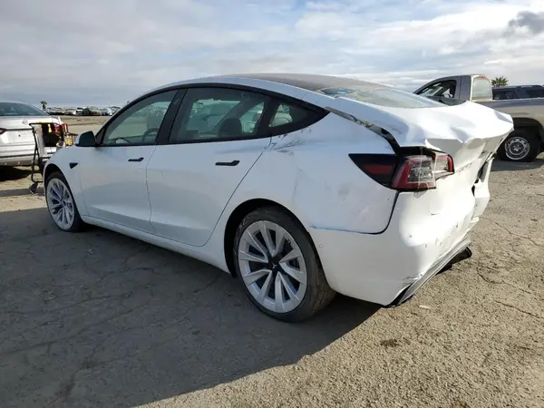 5YJ3E1EA8NF143003 2022 TESLA MODEL 3 - Image 2