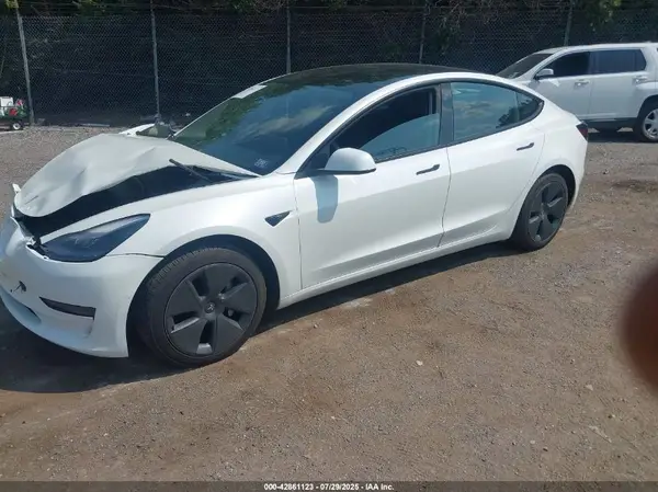 5YJ3E1EA8NF151926 2022 TESLA MODEL 3 - Image 2