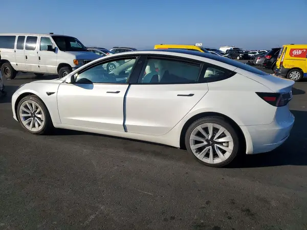 5YJ3E1EA8NF154972 2022 TESLA MODEL 3 - Image 2