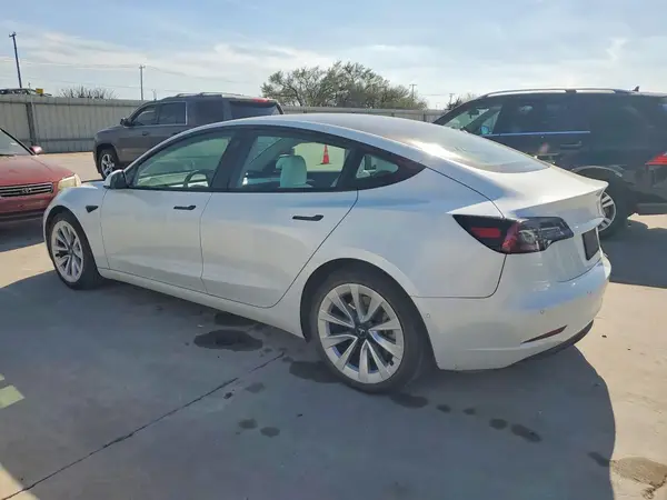 5YJ3E1EA8NF155006 2022 TESLA MODEL 3 - Image 2