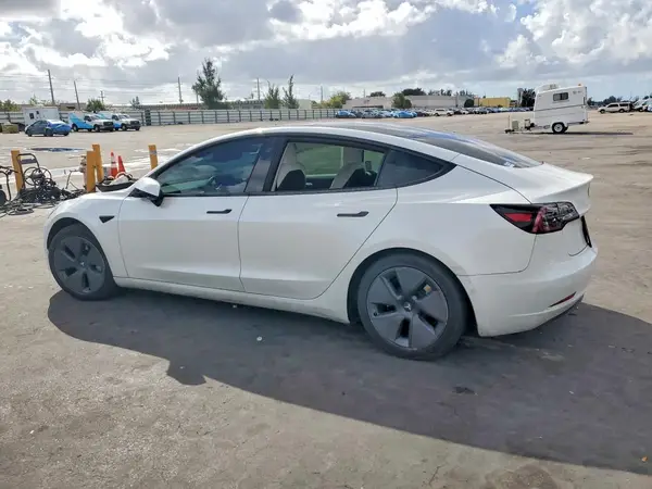 5YJ3E1EA8NF163400 2022 TESLA MODEL 3 - Image 2