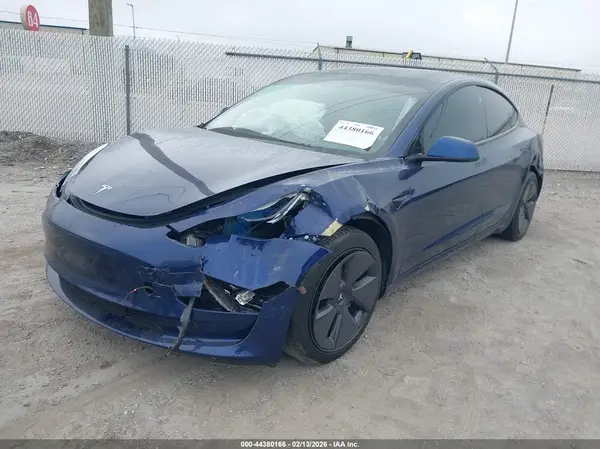 5YJ3E1EA8NF166135 2022 TESLA MODEL 3 - Image 2
