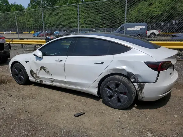 5YJ3E1EA8NF167009 2022 TESLA MODEL 3 - Image 2