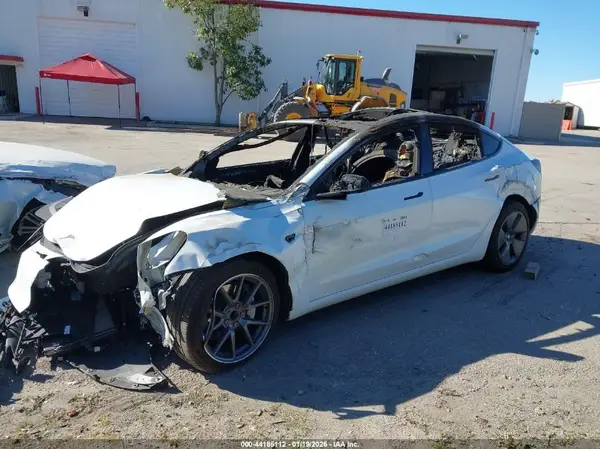 5YJ3E1EA8NF170847 2022 TESLA MODEL 3 - Image 2