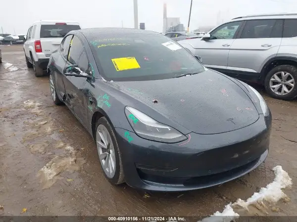 5YJ3E1EA8NF188684 2022 TESLA MODEL 3 - Image 1