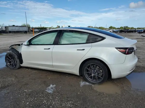 5YJ3E1EA8NF189415 2022 TESLA MODEL 3 - Image 2