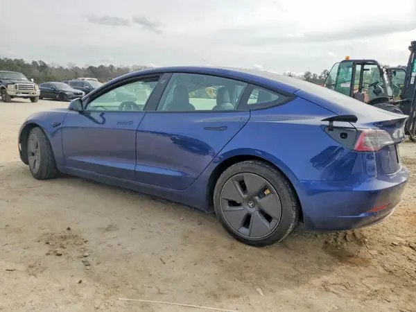 5YJ3E1EA8NF190564 2022 TESLA MODEL 3 - Image 2