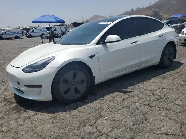 5YJ3E1EA8NF203832 2022 TESLA MODEL 3 - Image 1