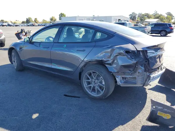5YJ3E1EA8NF209615 2022 TESLA MODEL 3 - Image 2