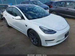 5YJ3E1EA8NF210196 2022 TESLA MODEL 3